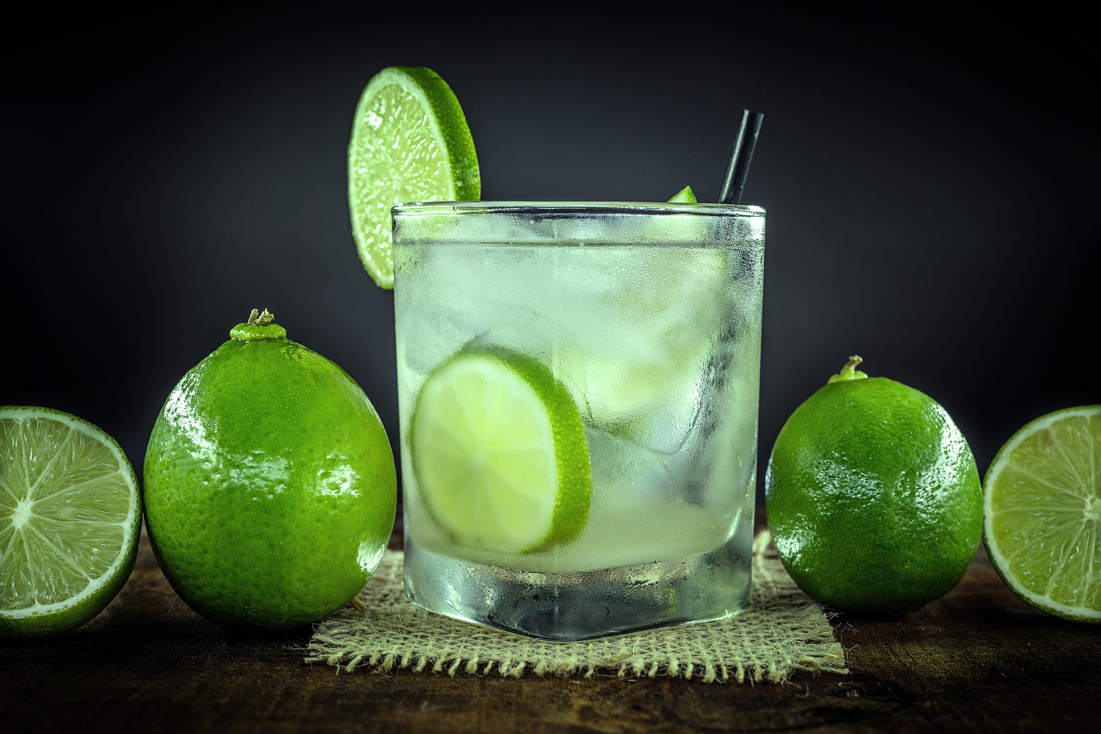 CAIPIRINHA DE LIMÃO